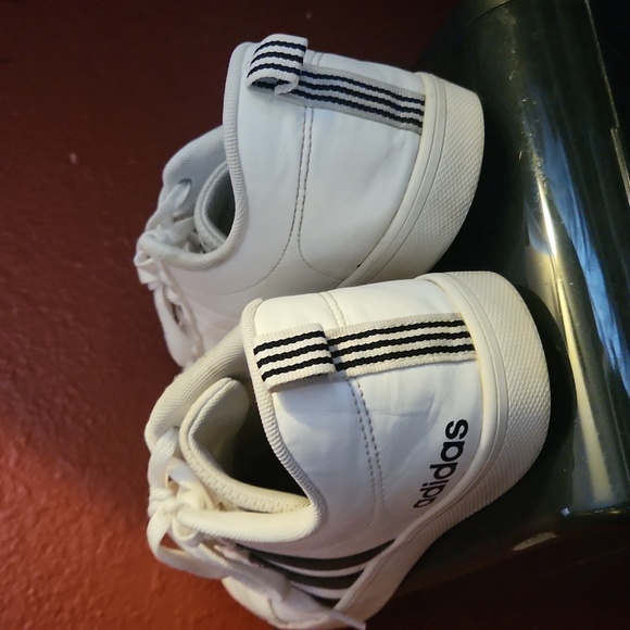 Adidas shoes - Picture 2 of 3